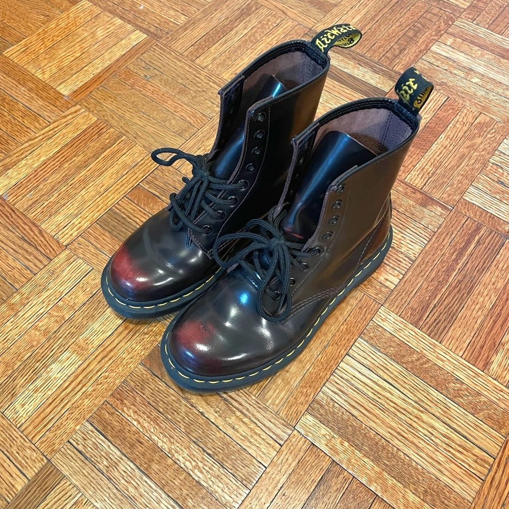 Dr. Martens 8 Eye 1460 Arcadia Women Size 7 EU38 Cherry/Black